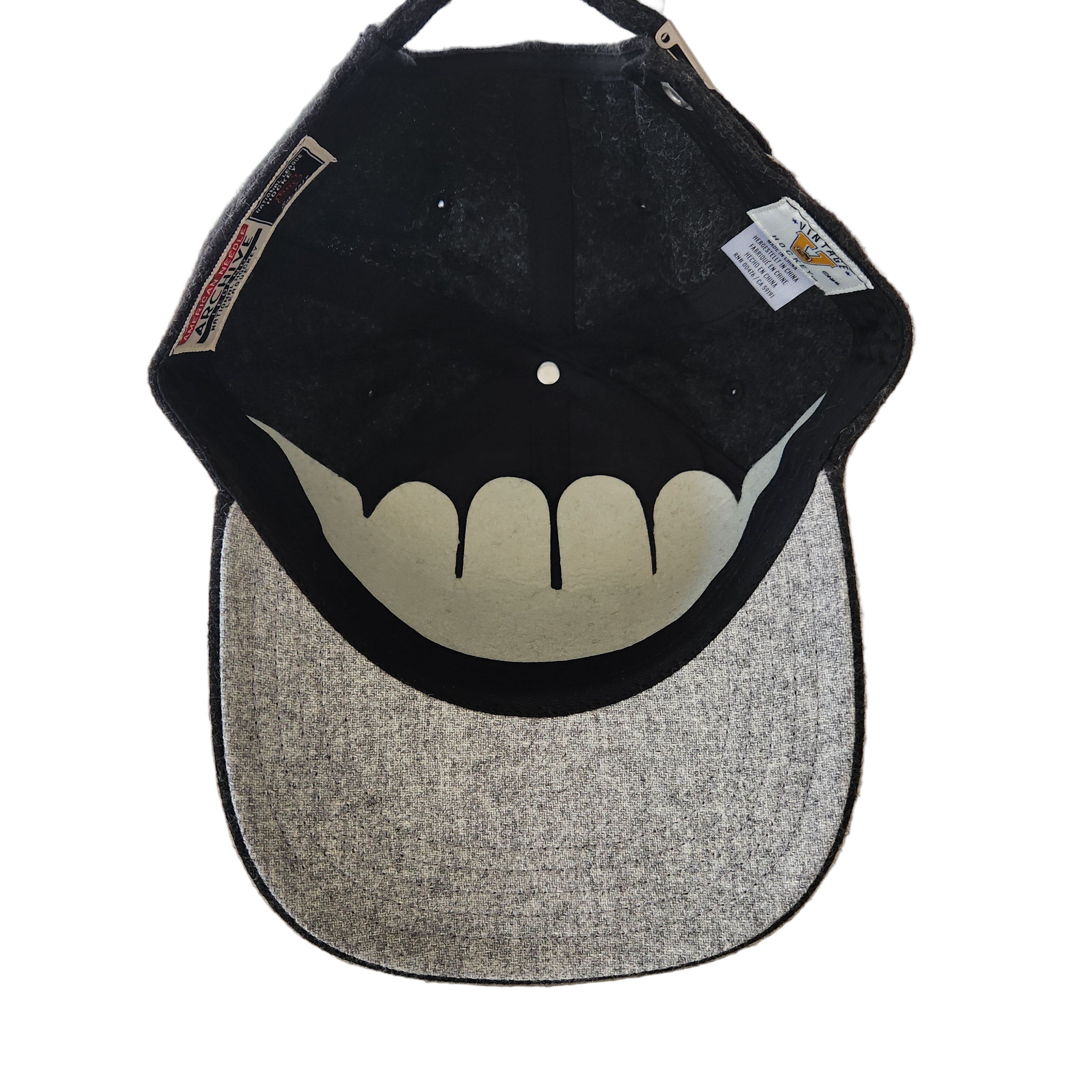 Casquette réglable noire Archive Legend pour homme de la marque American Needle, inspirée des Original Six de la NHL.