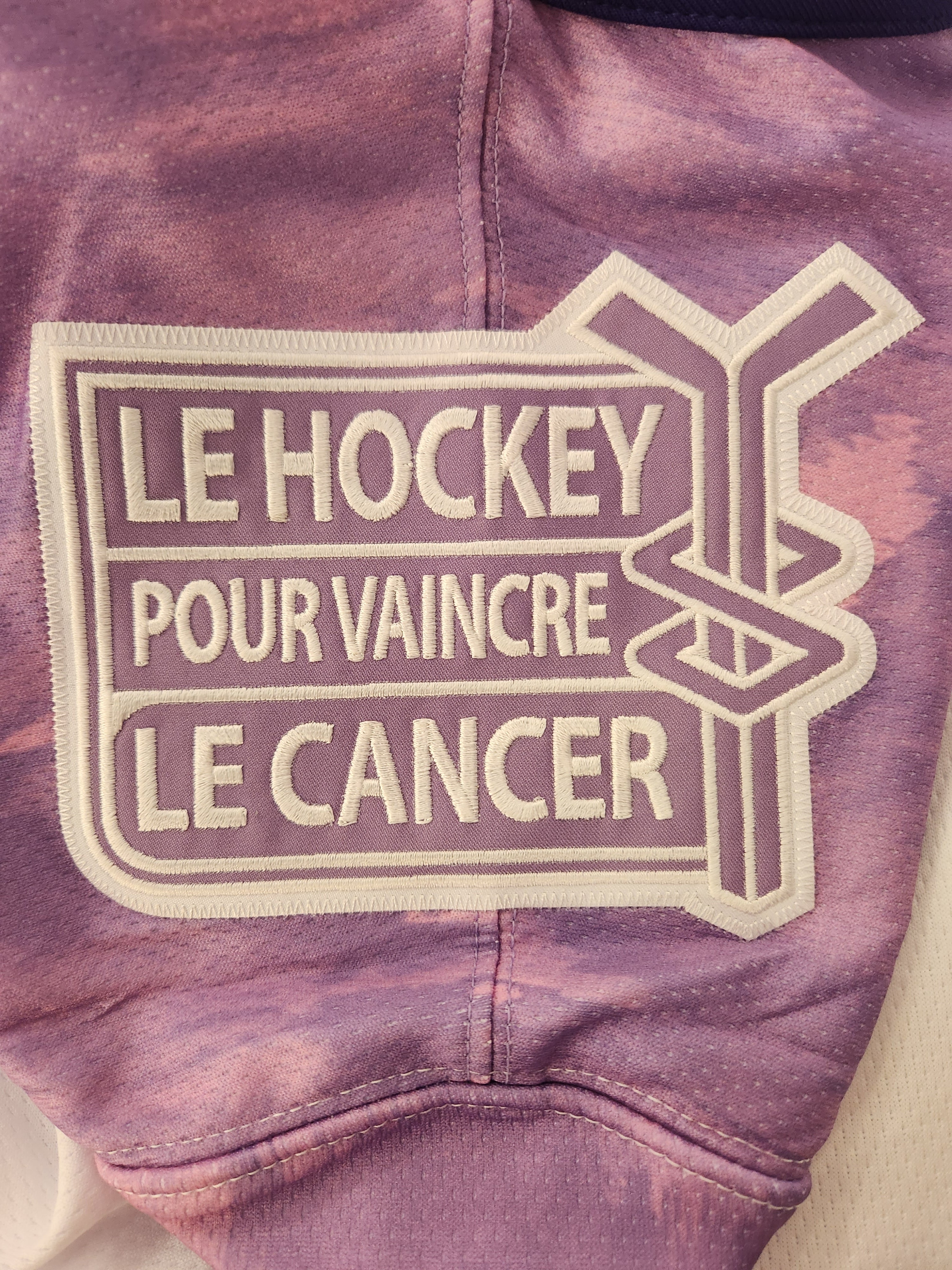 Maillot de hockey blanc pour homme de marque Fanatics des Canadiens de Montréal de la LNH pour lutter contre le cancer