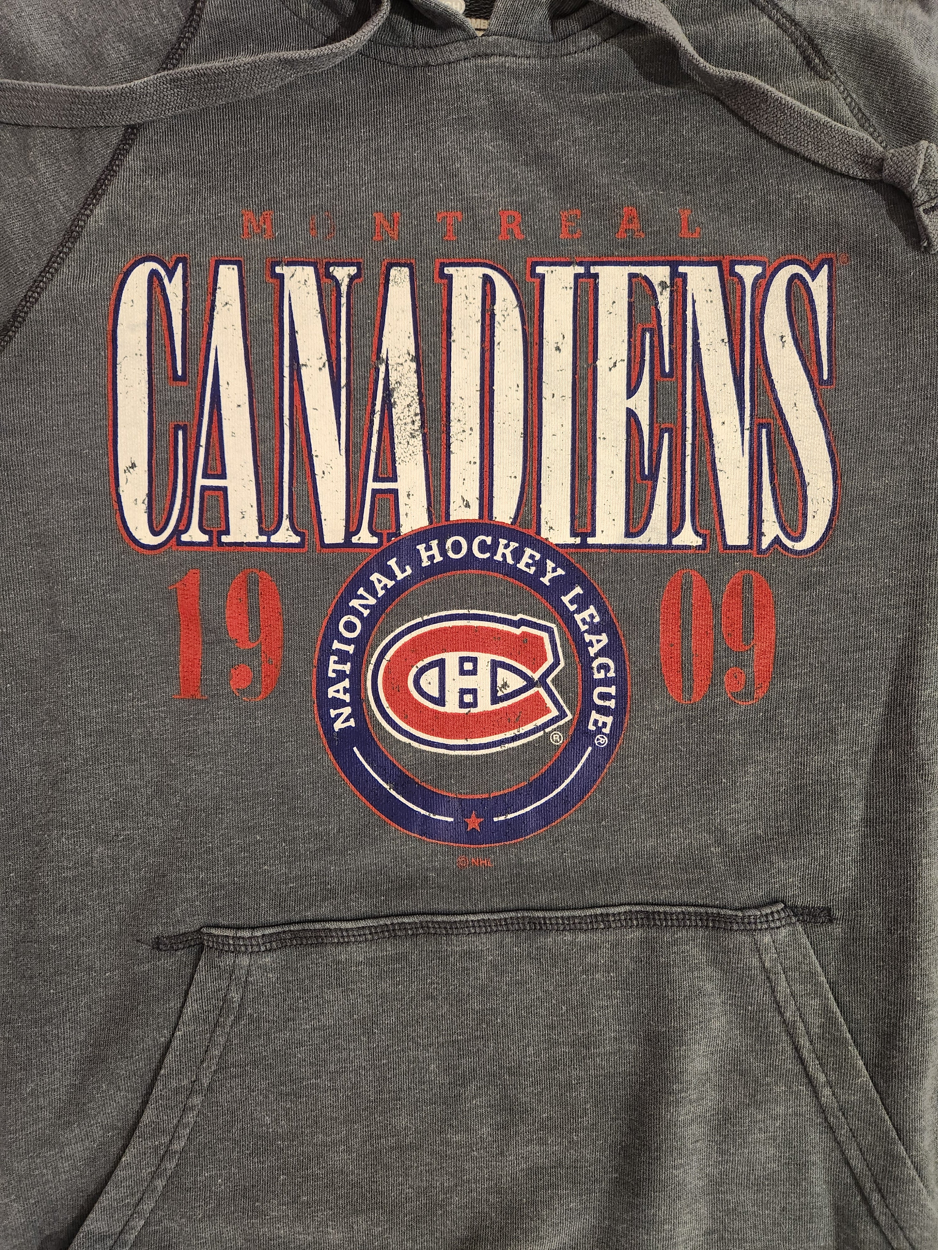 Montreal Canadiens NHL Fanatics Branded Men's Navy Snow Washed Pullover Hoodie