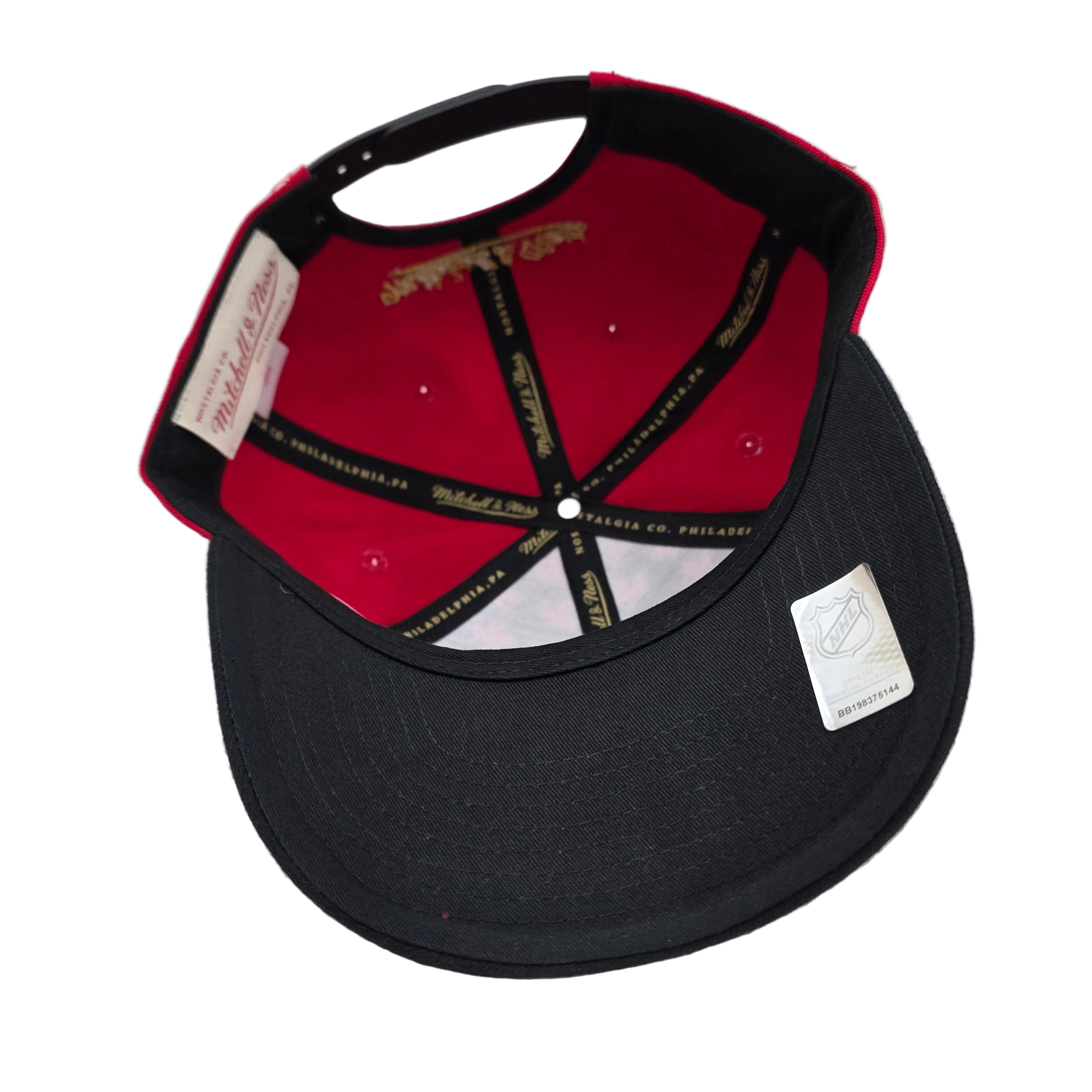 Hockey Canada IIHF Mitchell & Ness Men's Red/Black Leaves Front Pro Crown Snapback