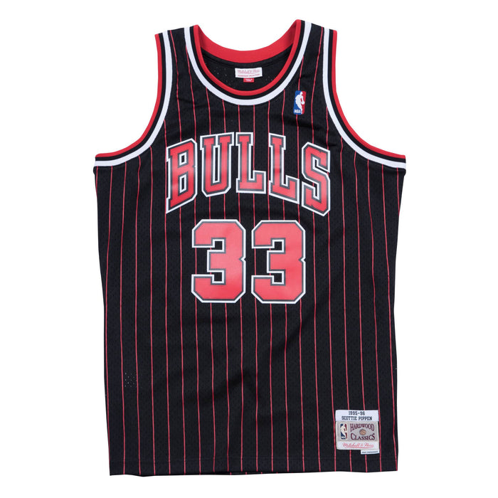 Scottie Pippen Chicago Bulls NBA Mitchell & Ness Men's Black 1995-96 Alternate Hardwood Classics Swingman Jersey