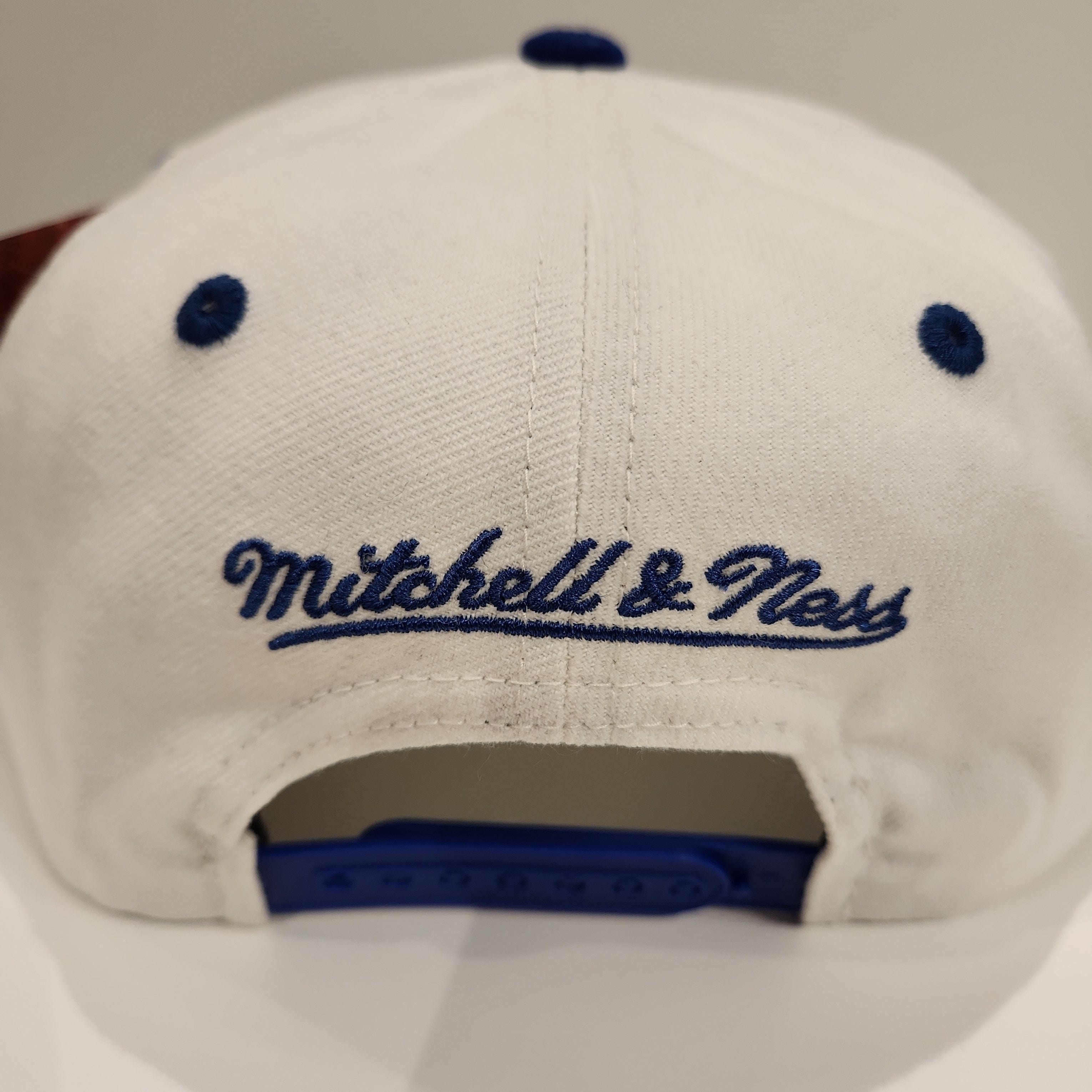 Toronto Maple Leafs NHL Mitchell & Ness Men's White Two Tone Snapback